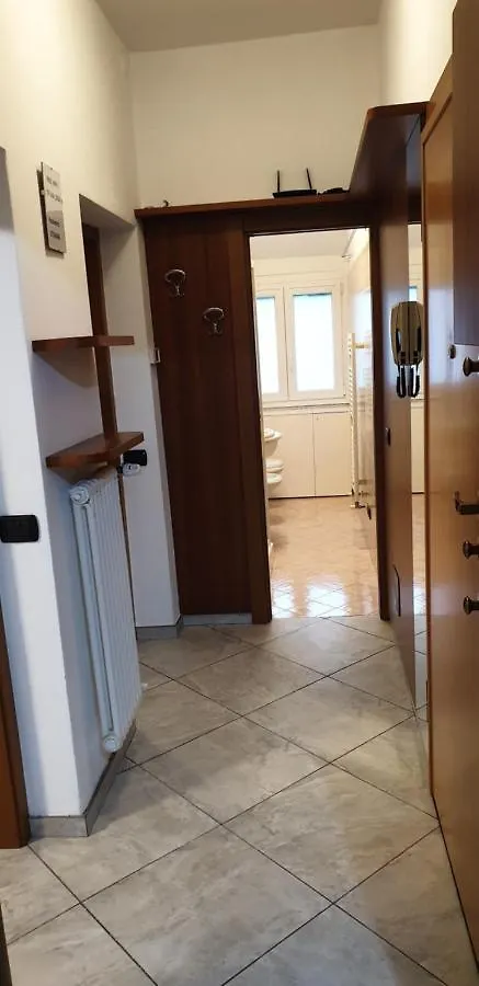 Rory House - Como Apartment