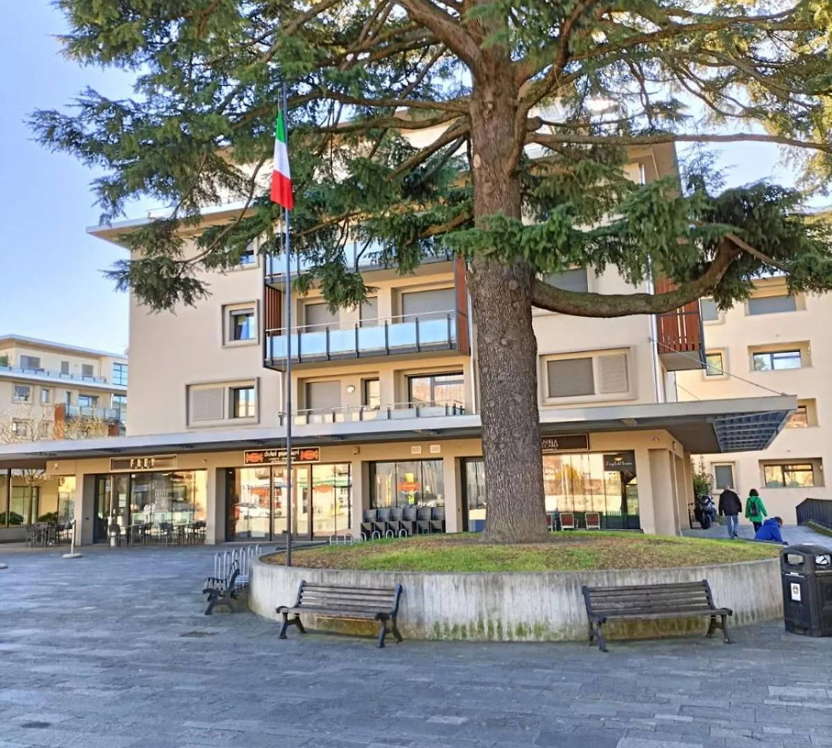 Rory House - Como Apartment