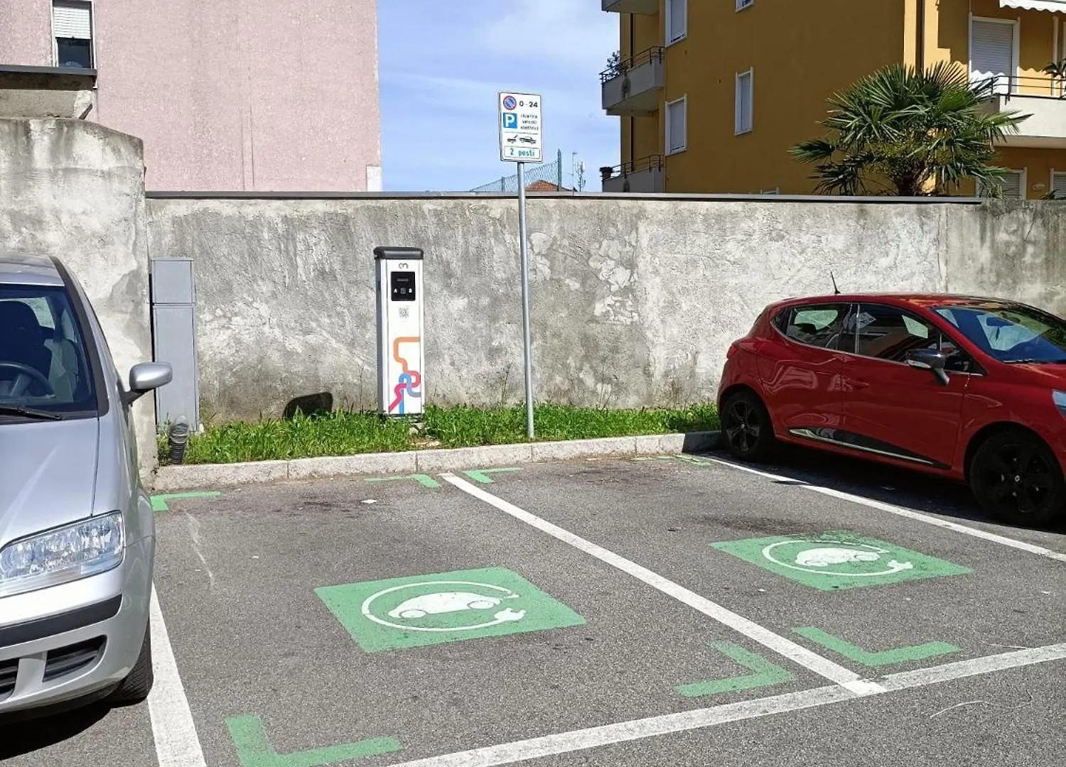 Rory House - Como 0*,  Italy