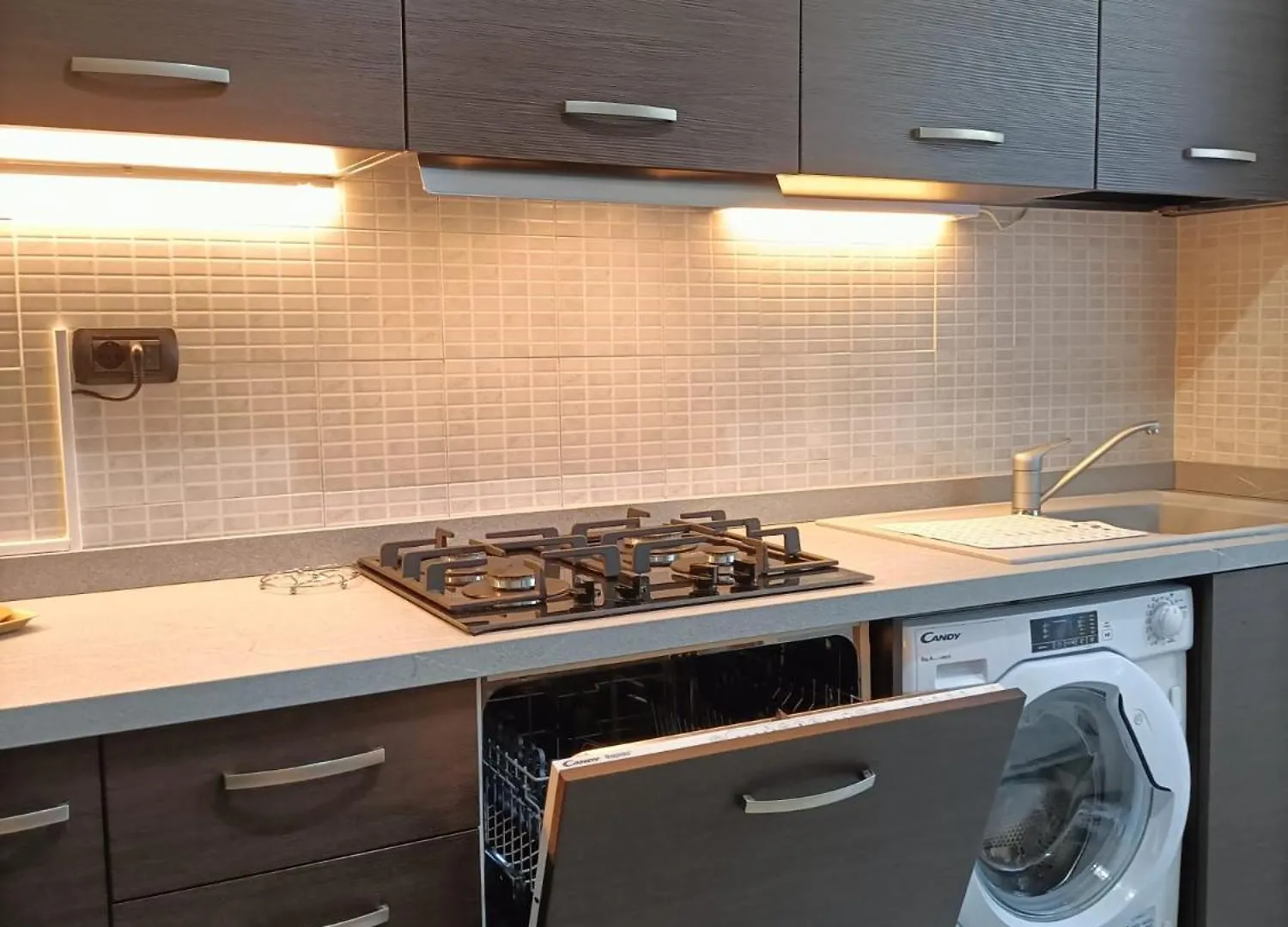 Rory House - Como Apartment