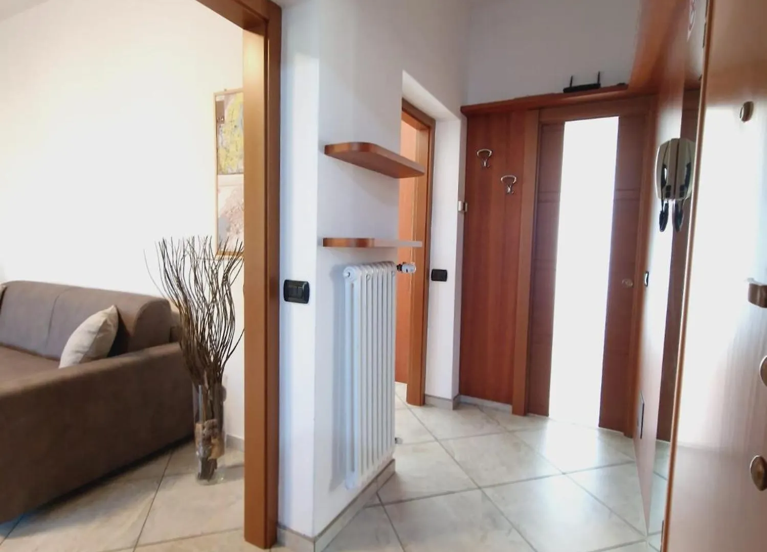 Rory House - Como Apartment