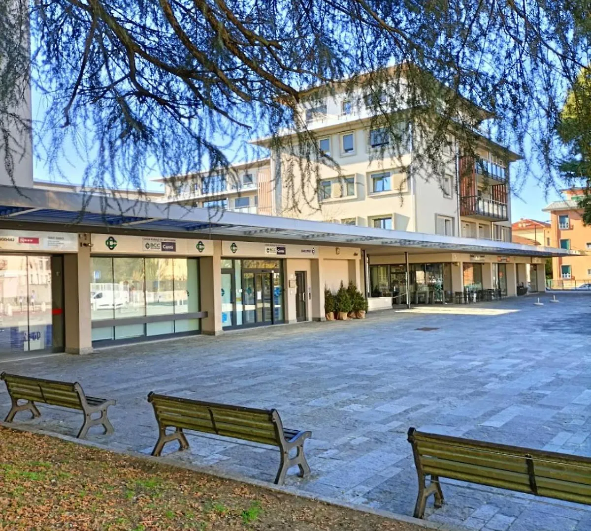 Rory House - Como